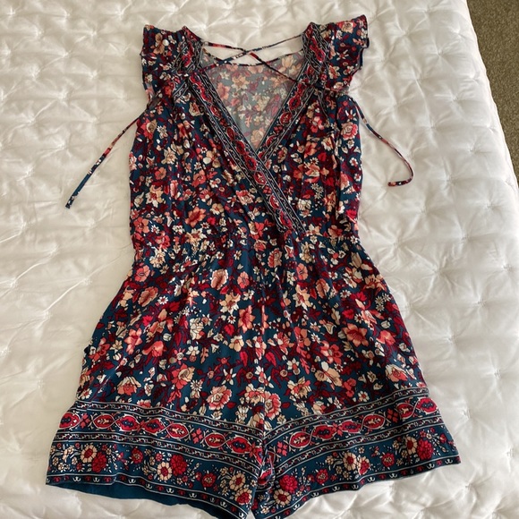Loft Petite Romper - Picture 2 of 4